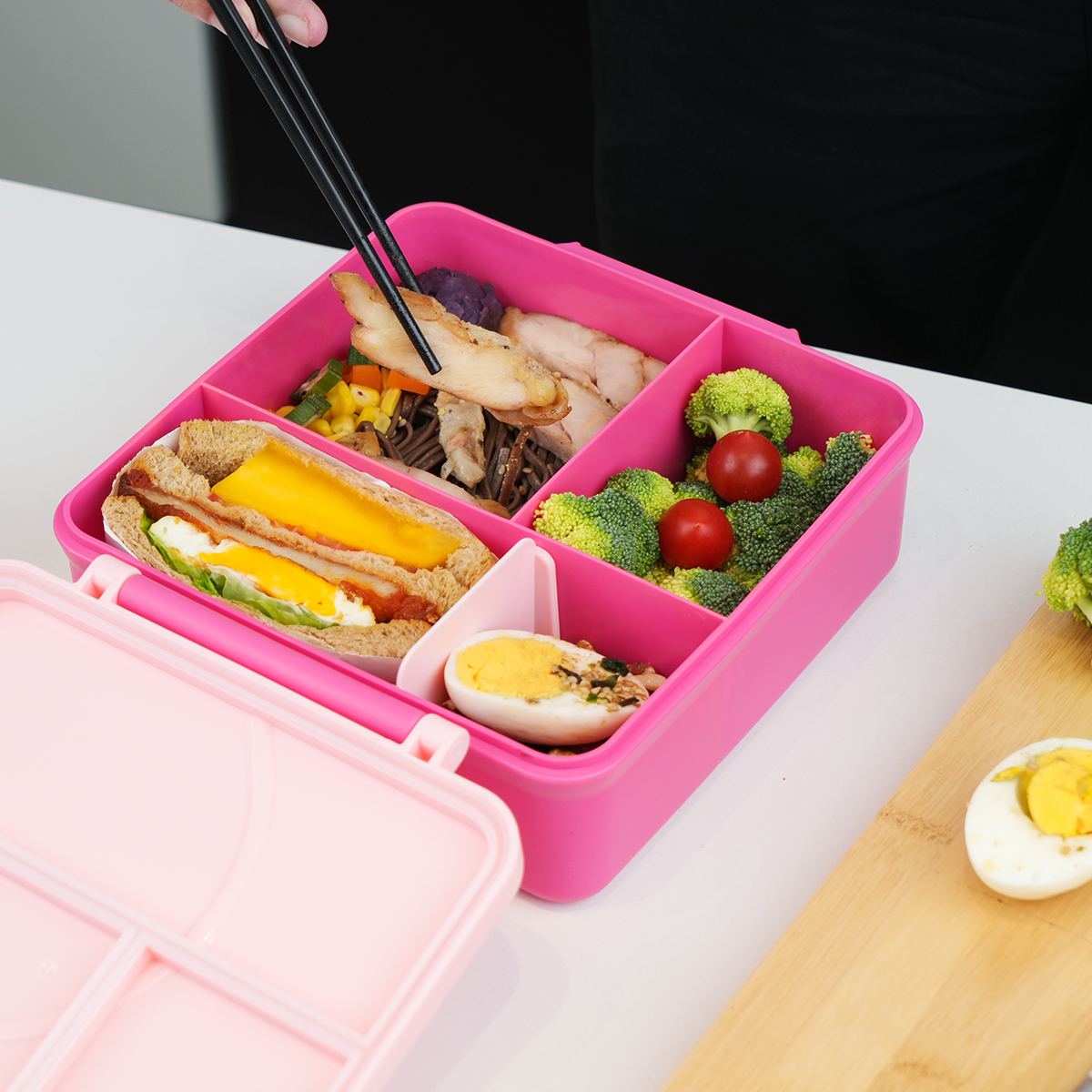 Hot Sale 3 Compartment Division Bento Tiffin Box With Cutlery Kids Pp Lunch Box Plastic Children Kids Bpa Free Food